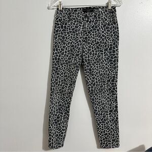 Sanctuary Denim Los Angeles Sunbaked Giraffe Print Black Skinny Pants size 25